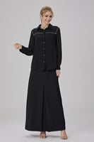 بلوزة شيفون أسود مع اكسسوار