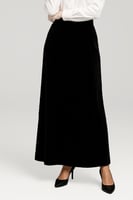 تنورة مخمل اسود طويلة