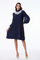 فستان بليسيه بياقة لؤلؤ