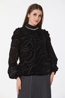 بلوزة طبع مخمل