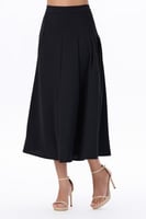 تنورة أسود بكسرات عريضة