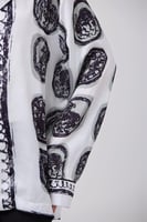 بلوزة ساتان بياقة مميزة