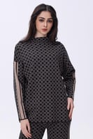 طقم الأسود بنقشة هندسية