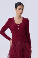 فستان عنابي بطبقات تول