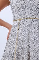 فستان دانتيل كلاسيكي