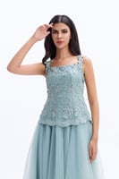 فستان ميدي تركوازي بتوب دانتيل وتنورة تول