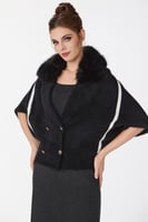 جاكيت صوف بياقة فرو