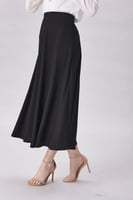 تنورة مقلم حياكة بارزة اسود كلوش