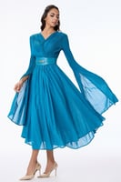 فستان شيفون مع حزام عريض