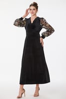 فستان مخمل مع تطريز