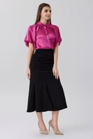 بلوزة ساتان باكسسوار بارز