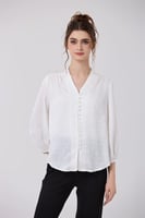 بلوزة كتان اوف وايت