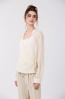 بلوزة شيفون بيج مزخرف