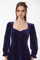 فستان مخمل بنفسجي