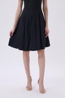 فستان أسود ميدي