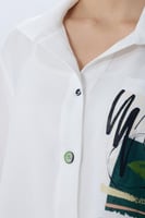 بلوزة شيفون بنقشة هندسية بالجيب