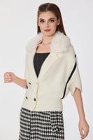 جاكيت صوف بياقة فرو