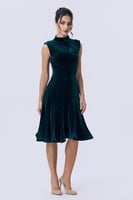 فستان مخملي قصير لون أخضر شتوي