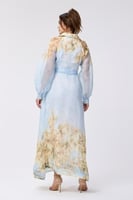 فستان من الكتان الناعم