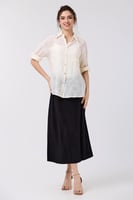 بلوزة كتان ناعم بيج