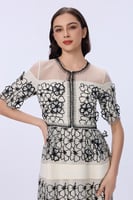 فستان شيفون بيج مع الورد