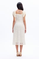 فستان دانتيل بأكمام منفوخه