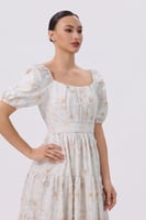 فستان بنقشة الزهر