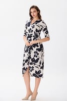 فستان قطن اوف وايت بنقشة الورد الأسود