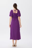 فستان كتان موف بياقة مربعة