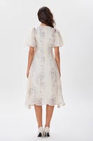 فستان أورغنزا بأزرار لؤلؤ