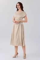 فستان ستان بيج مزين باللؤلؤ