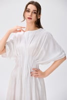 فستان كتان ابيض