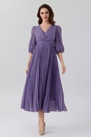 فستان بنفسجي بنقشة هندسية