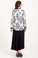 بلوزة ساتين اوف وايت