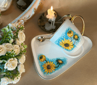 طقم كوب وصحن مرسوم عليه باليد (زهور دوار الشمس- Va...