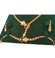 طقم ذهب - عيار 21- 28.69 جرام تقريباً