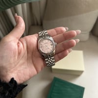 ساعة رولكس مينا وردي فصوص مقاس 30