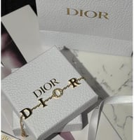 اسوارة ديور ذهبي شامل الملحقات