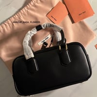 شنطة ميو ميو مقاس مديم