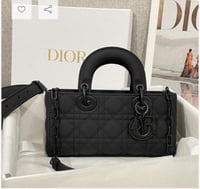 حقيبة ديور Lady dior 22 cm