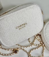 شنطه شانيل الشتويه ابيض