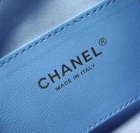 شنطة شانيل كوكو هاندل زرقاء مقاس 25