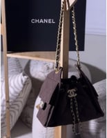 شنطة شانيل كوكو هاندل بني مقاس 20