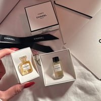 توريعات شانيل 3 قطع شامل الكيس والشريطه