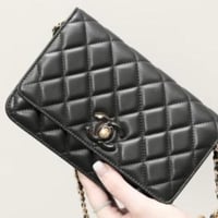 شنطه شانيل كلاسيك شامل الملحقات