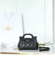 ديور Jolie Top Handle مقاس 18.5cm