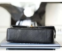 شانيل كلاسك مديم مقاس25cm اسود وفضي