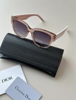 نظارة شمسية شفافة بنقش وردي وابيض