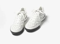 سنيكرز شانيل النسائي – تصميم فضي فاخر