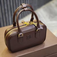 شنطة ميو ميو مقاس مديم